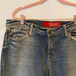 like new GUESS STRETCH flare leg size 32